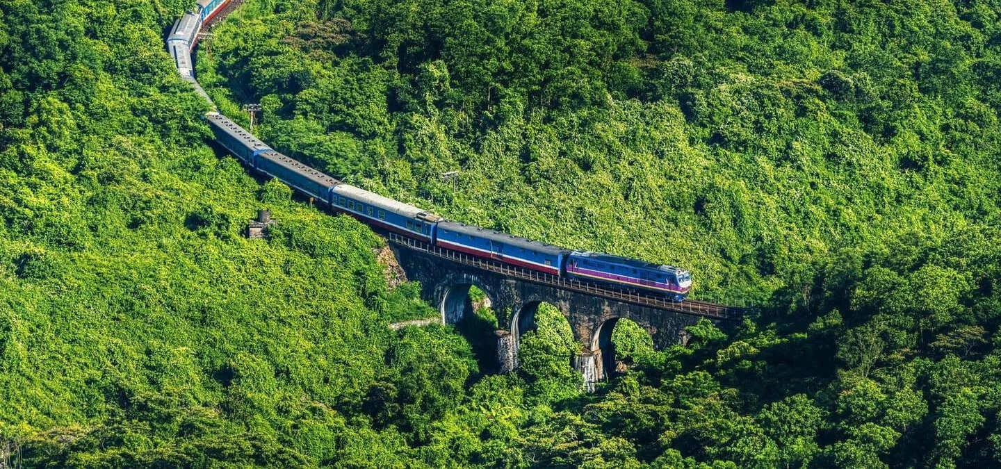 ¿Cómo viajar de Hanói a Hue: avión, tren o autobús?