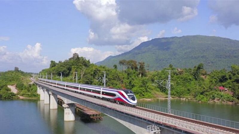 Tren de alta velocidad hacia Vang Vieng