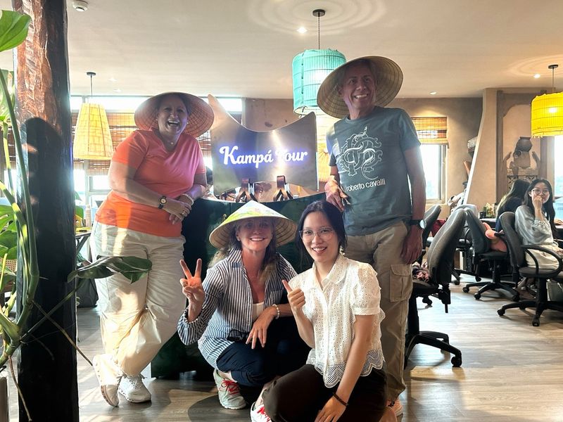 vietnam sombrero - nuestros viajeros - sede