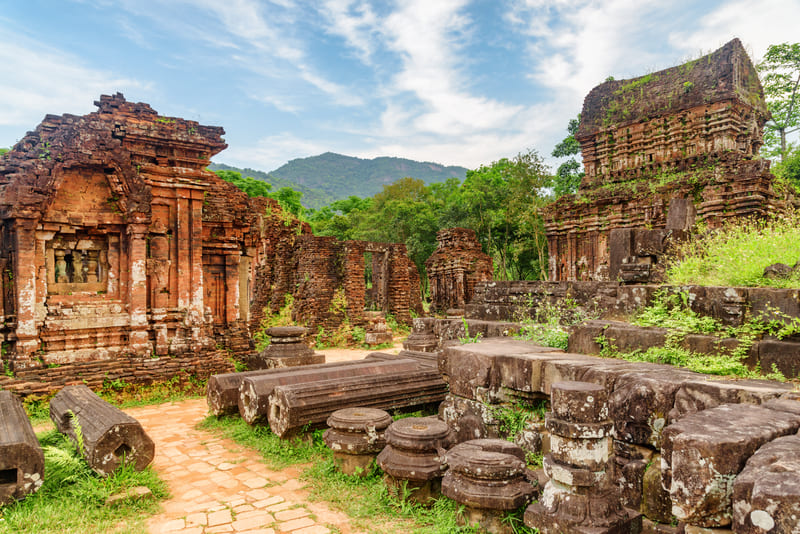 santuario de my son en viaje de 10 dias en vietnam