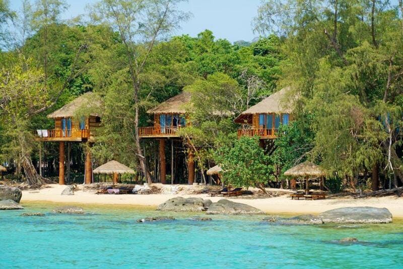hoteles en koh rong tree house