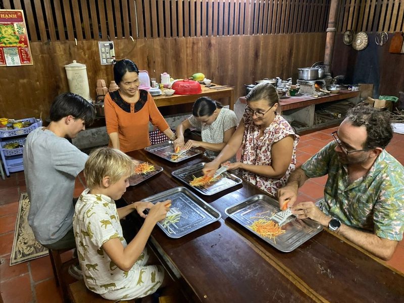 alojarse con gente local en delta del mekong