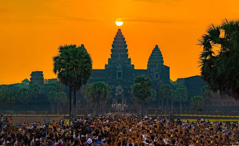 angkor wat equinox