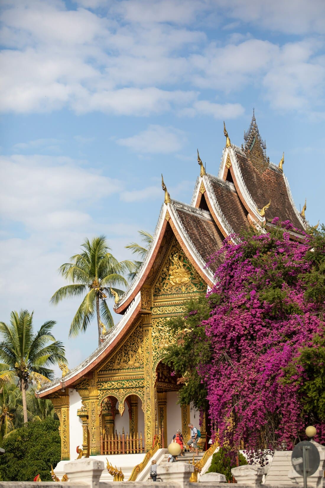 asia en noviembre - templo en laos