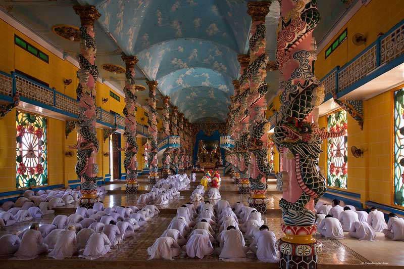 Interior del templo Cao Dai - Foto: Claudio Lucia