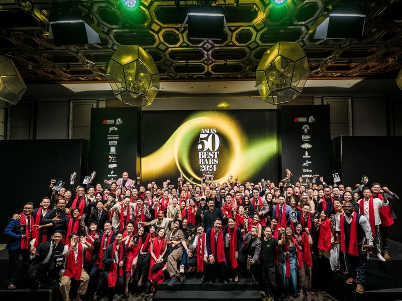 asia 50 best bars 2024 - bares en hanoi