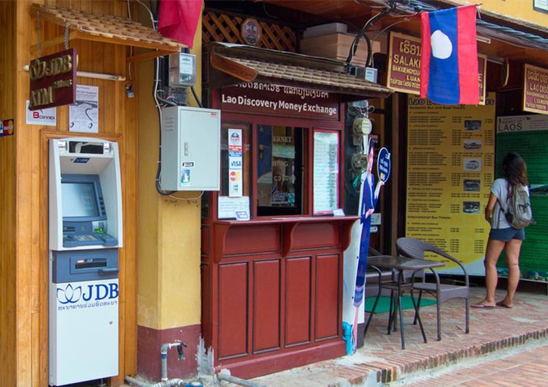 moneda de laos - atm Cajeros automáticos en Laos
