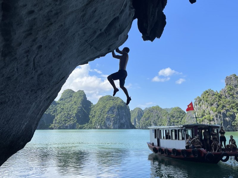escalada en la bahia de lan ha