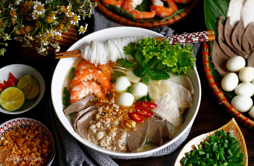 comida callejera en camboya - sopa Kuy Teav
