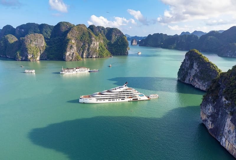 bahia de halong desde hanoi capital