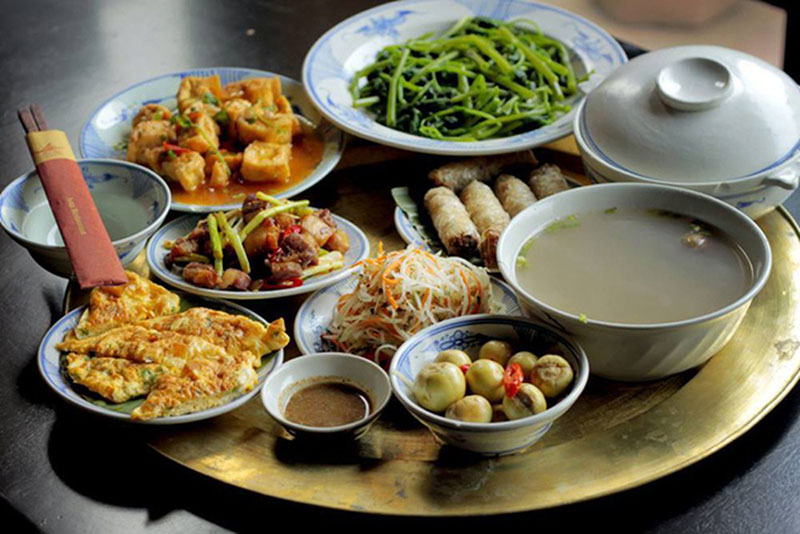 ying yang en vietnam - comida familiar