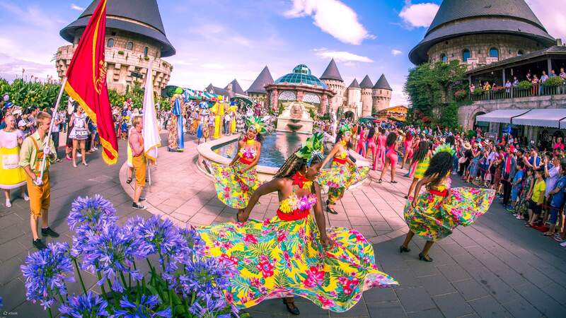 festival en bana hills  - puente dorado vietnam