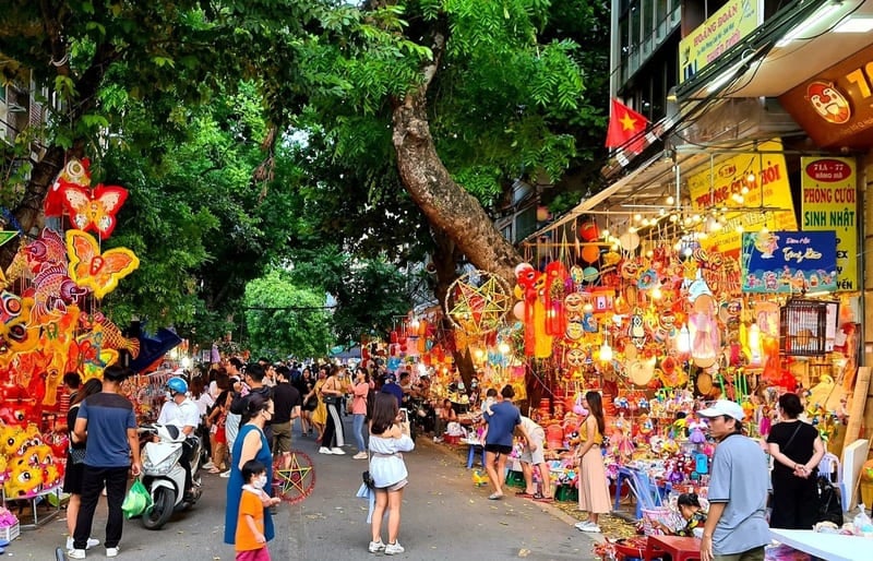 fiesta del medio otono en hanoi - vietnam en agosto