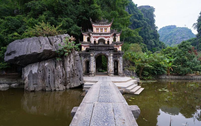 ninh binh - Pagoda Bich Dong 