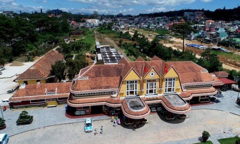 estacion de tren en da lat