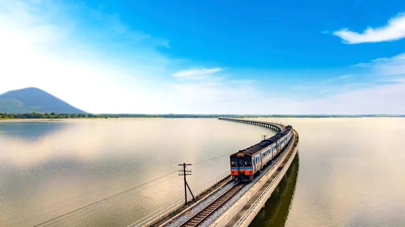tren tailandia