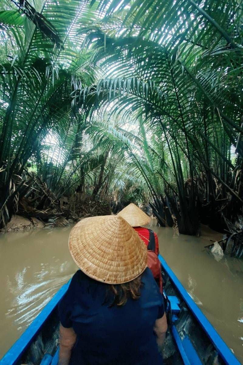 turistas en delta del mekong - sur de vietnam
