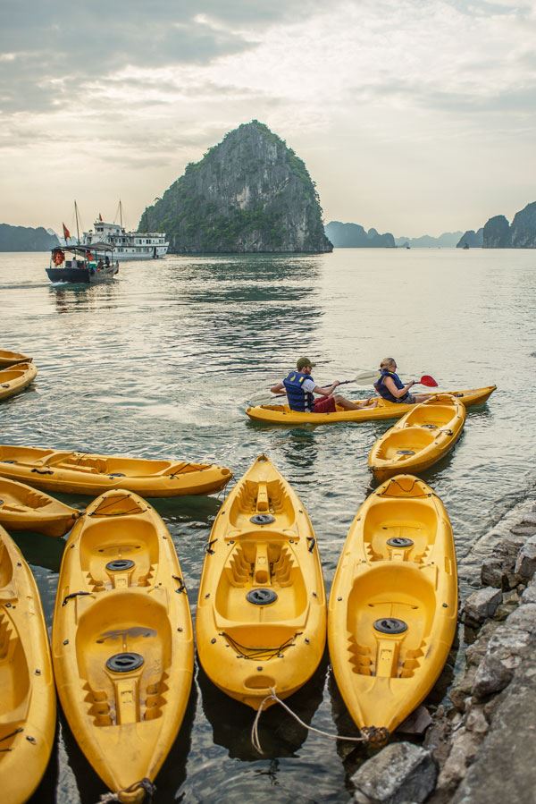 Kayak familiar en la bahía de Halong