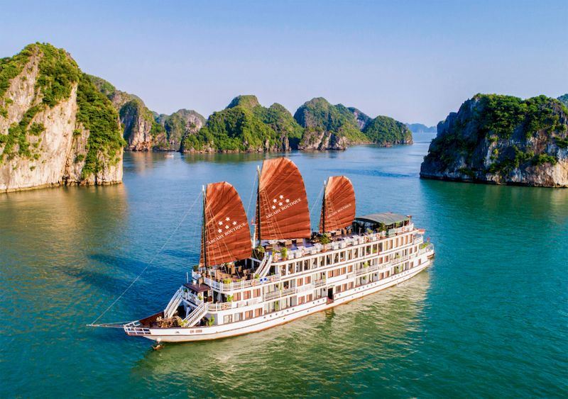 La bahía de Halong, una de las 7 mejores maravillas del mundo